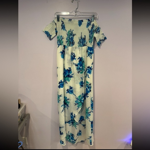 White and blue floral off the shoulder Altard State maxi dress - Picture 1 of 3